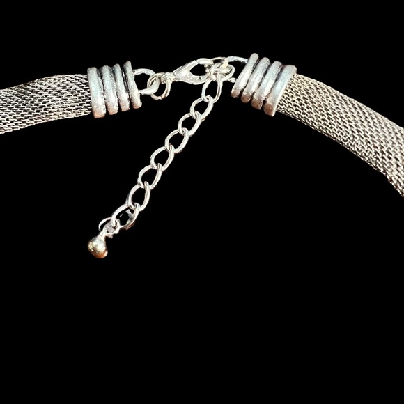 Round Pendant Necklace - Picture 9 of 11